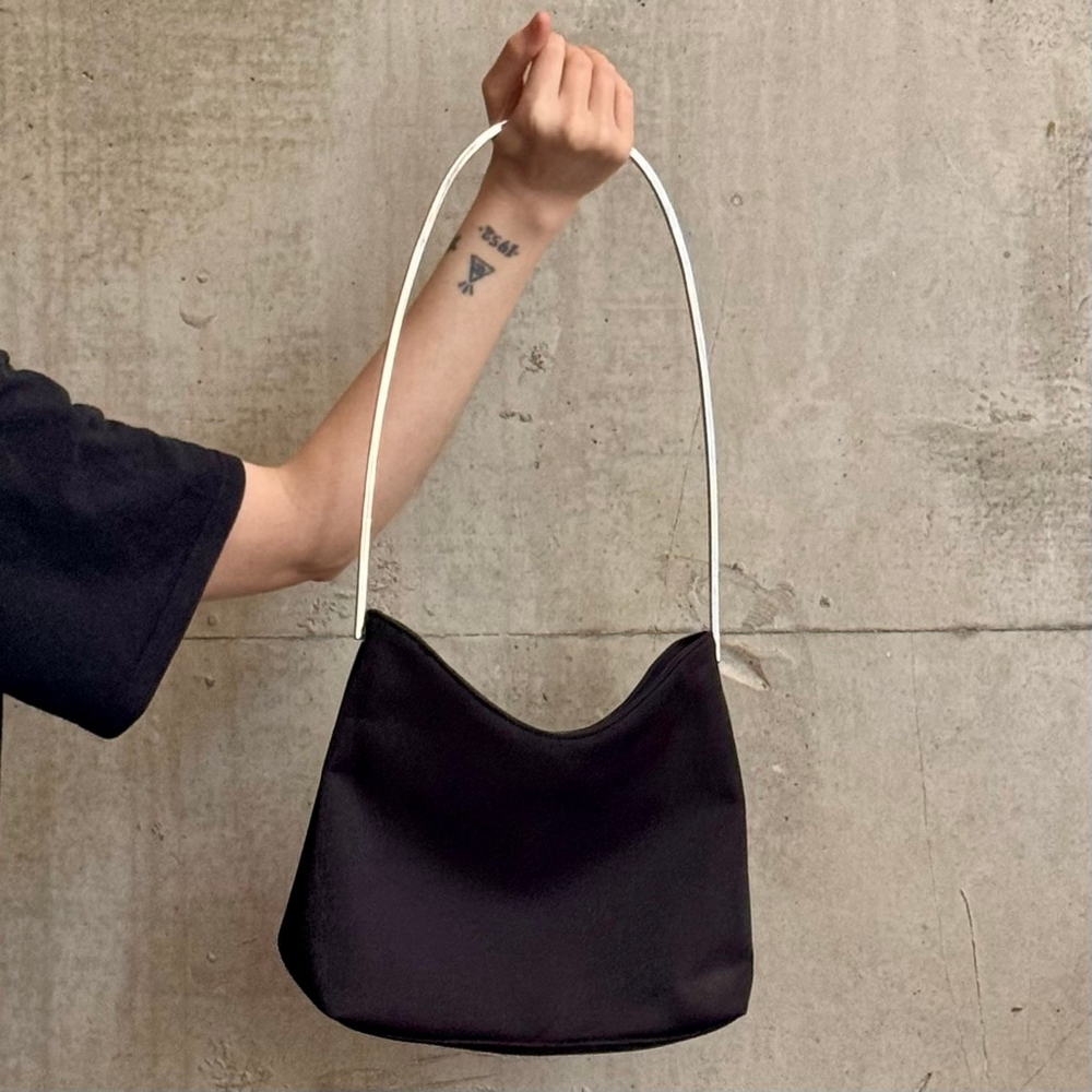 Jeanne Lottie Vintage Y2K Shoulder Bag with Silver Metal Strap and Snap Closure
